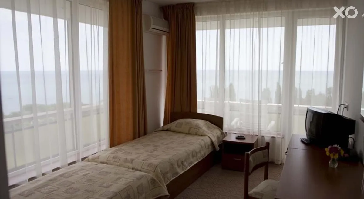 Frederic Joliot-Curie Hotel