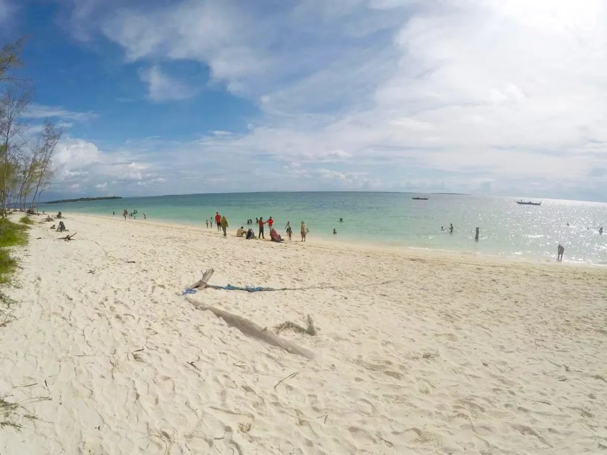 Mano Kendwa Beach