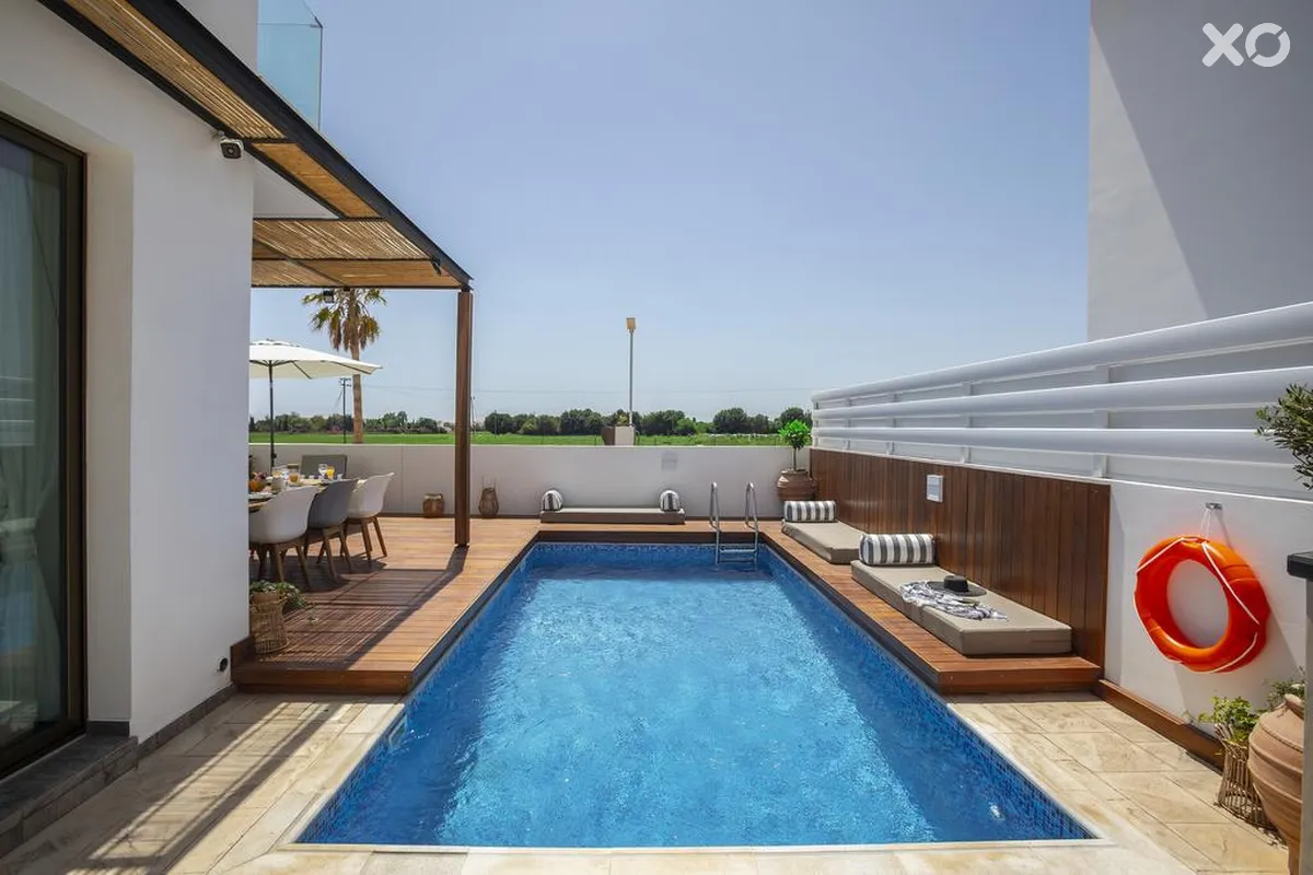 Louis Chris Le Mare Villa