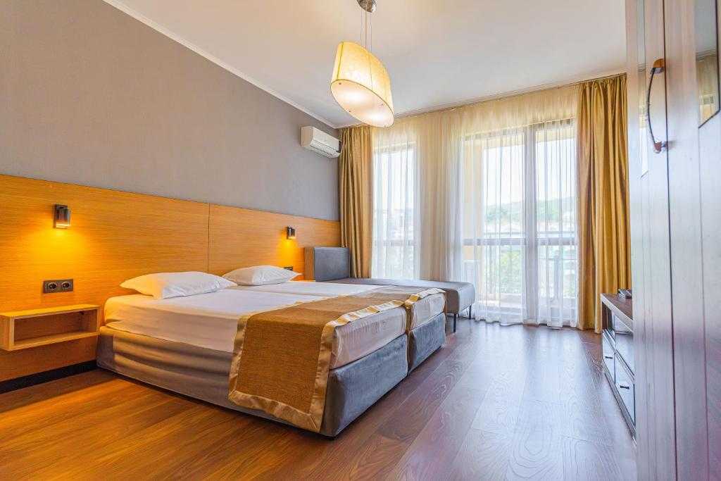 Болгарія без пафосу! Басейн, SPA й пляж у кроковій доступності