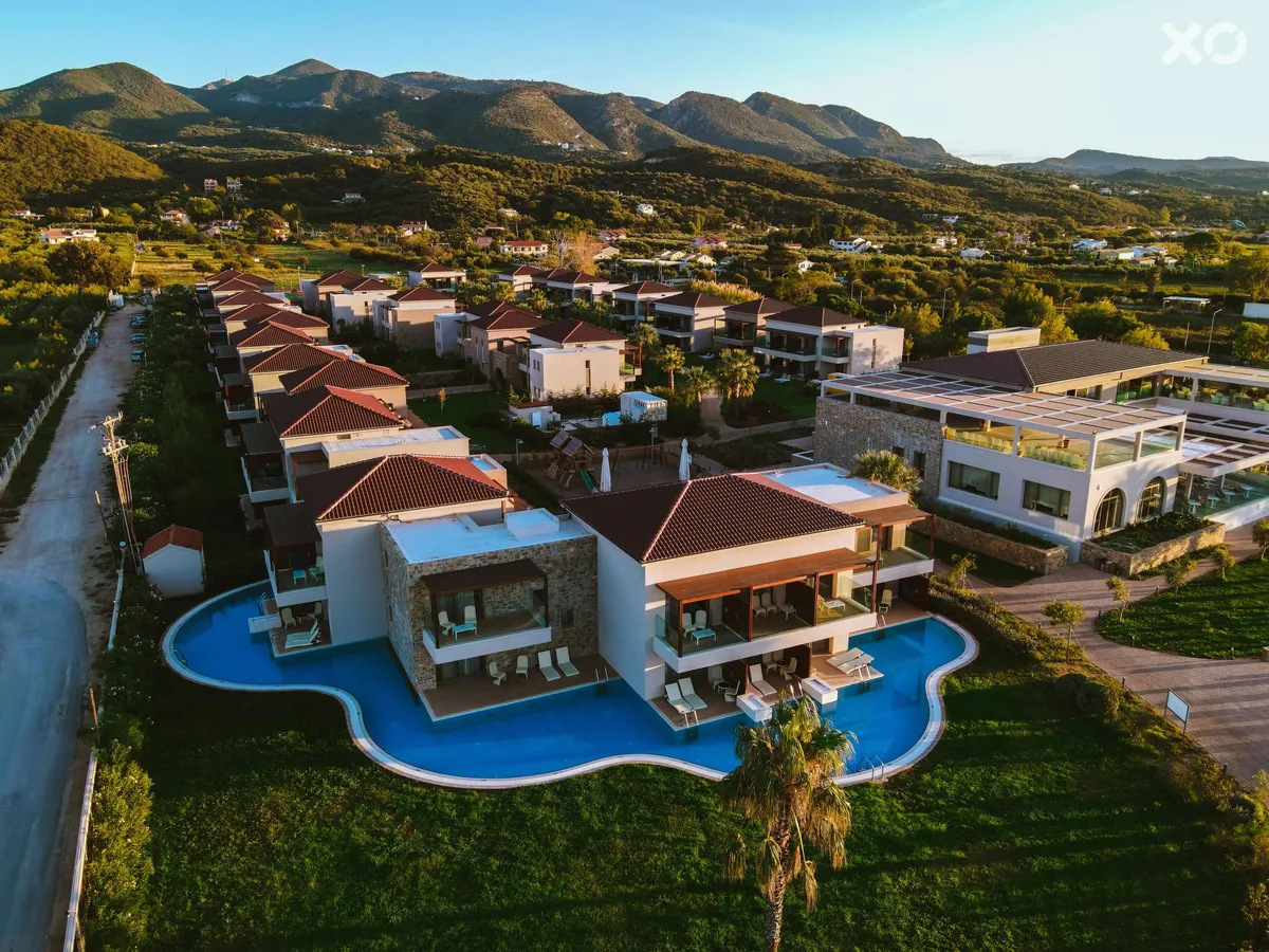 Almyros Beach Resort & Spa