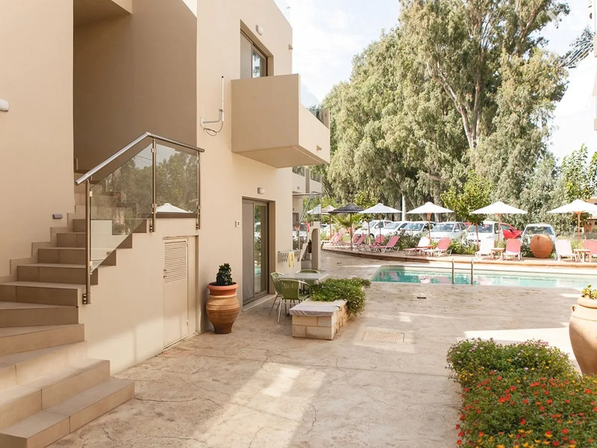 Paradise Hotel