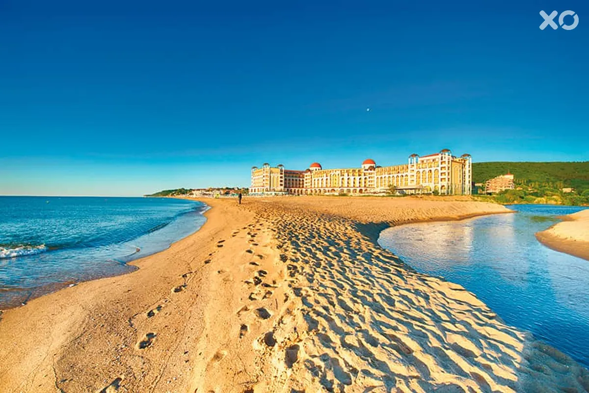 Alua Helios Bay