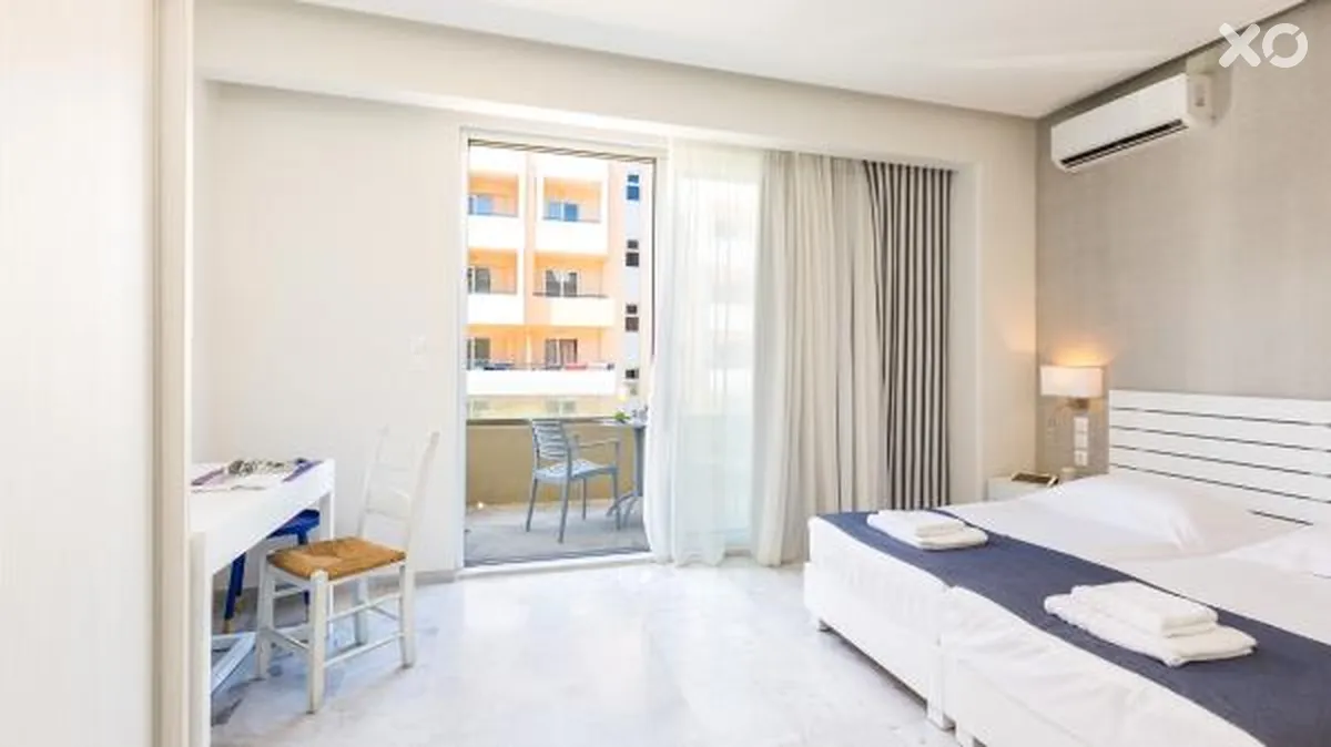 Meltemi Coast Suites