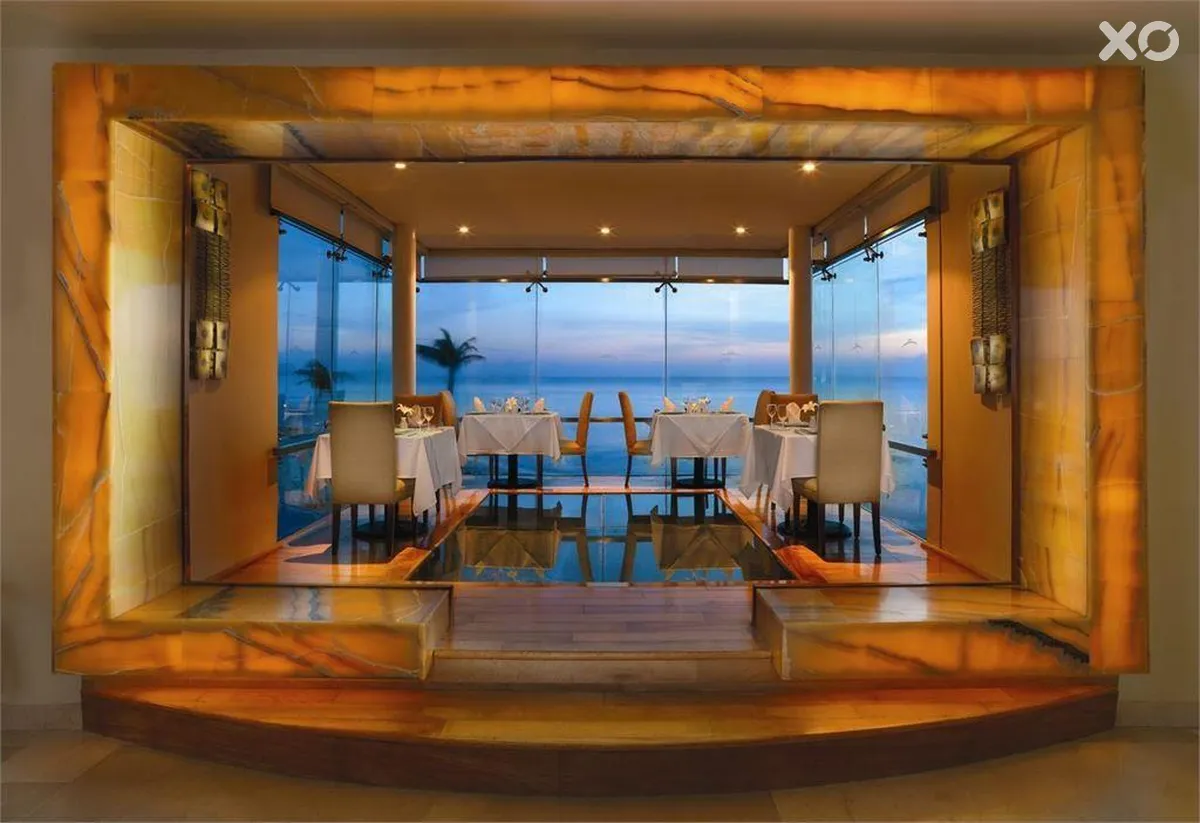 Sun Palace