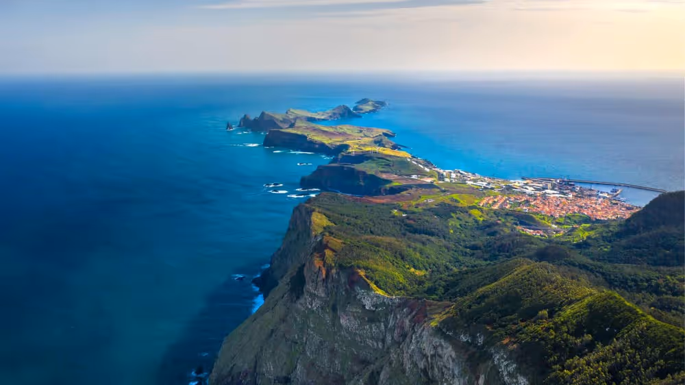 Остров мечты с видом на бесконечный океан! Левады, горные туннели и смотровые площадки