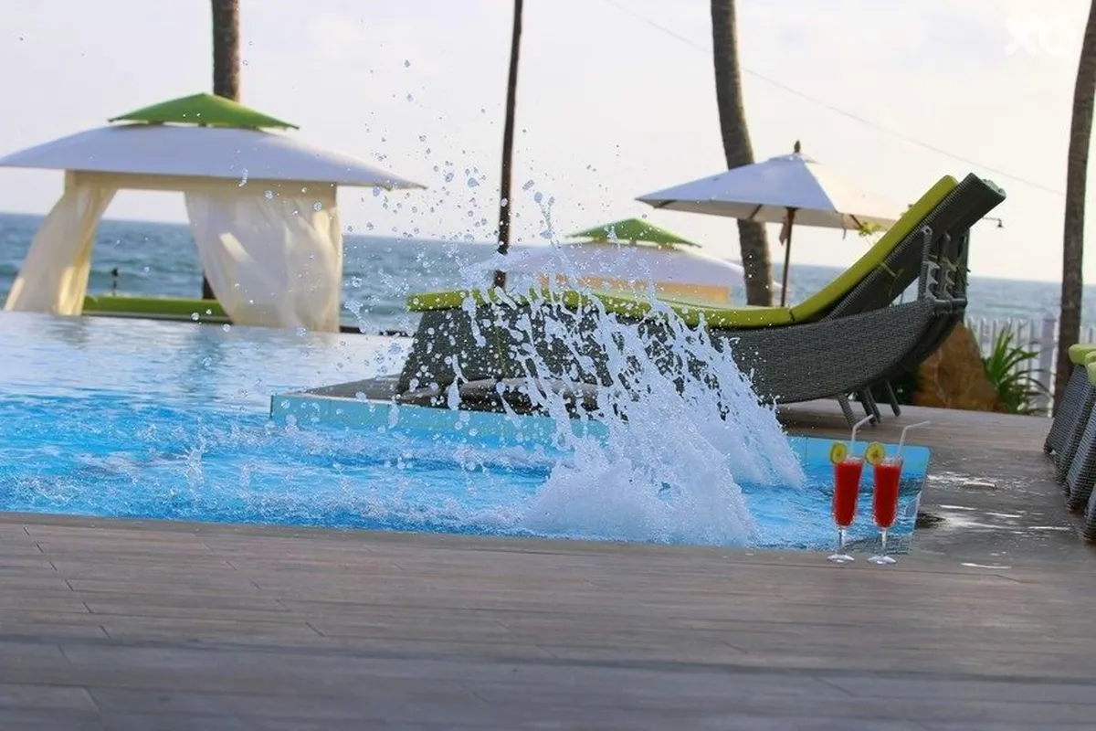Avenra Beach Hotel