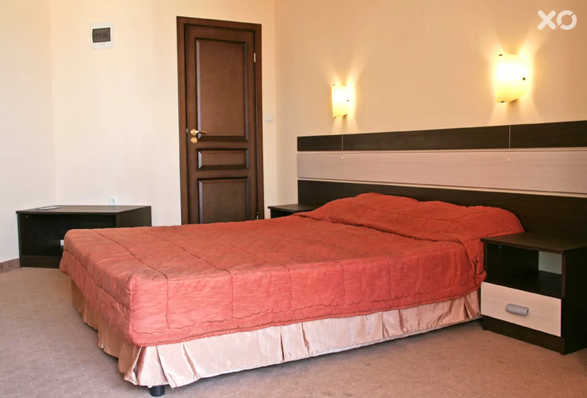 Apolis Hotel