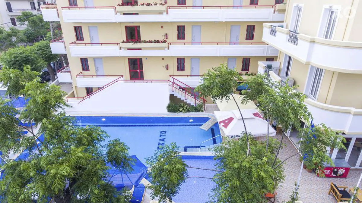 Erato Studios & Apartments