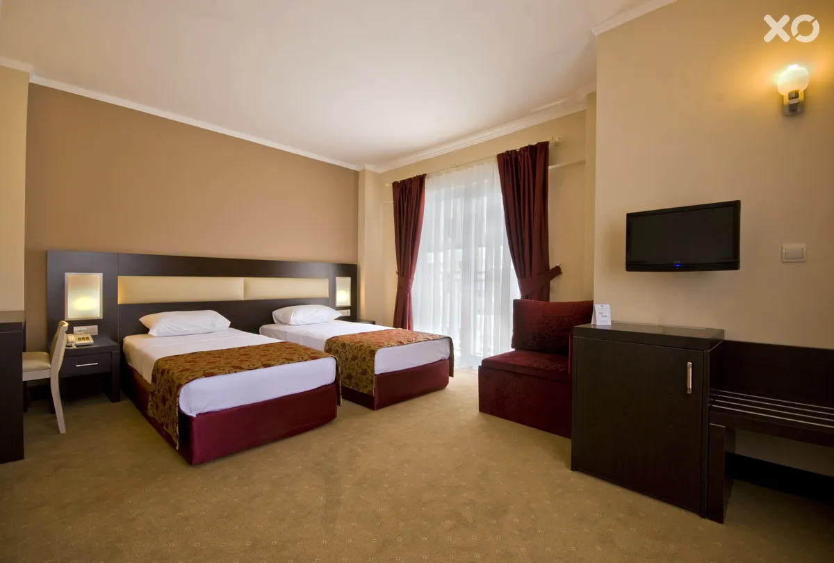 MG White Lilyum Hotel