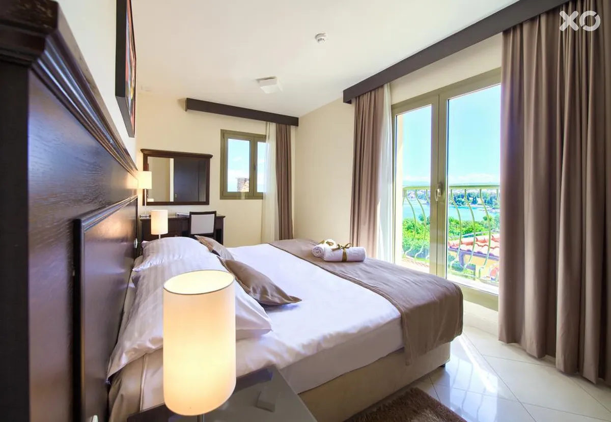 Blue Waves Resort