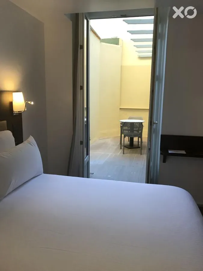 Monsigny Hotel