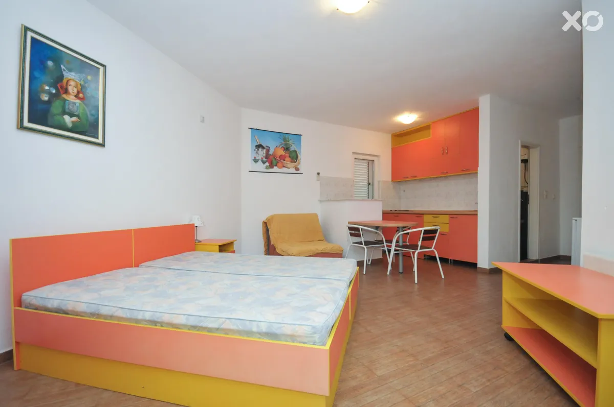 Medin Orange Apartments