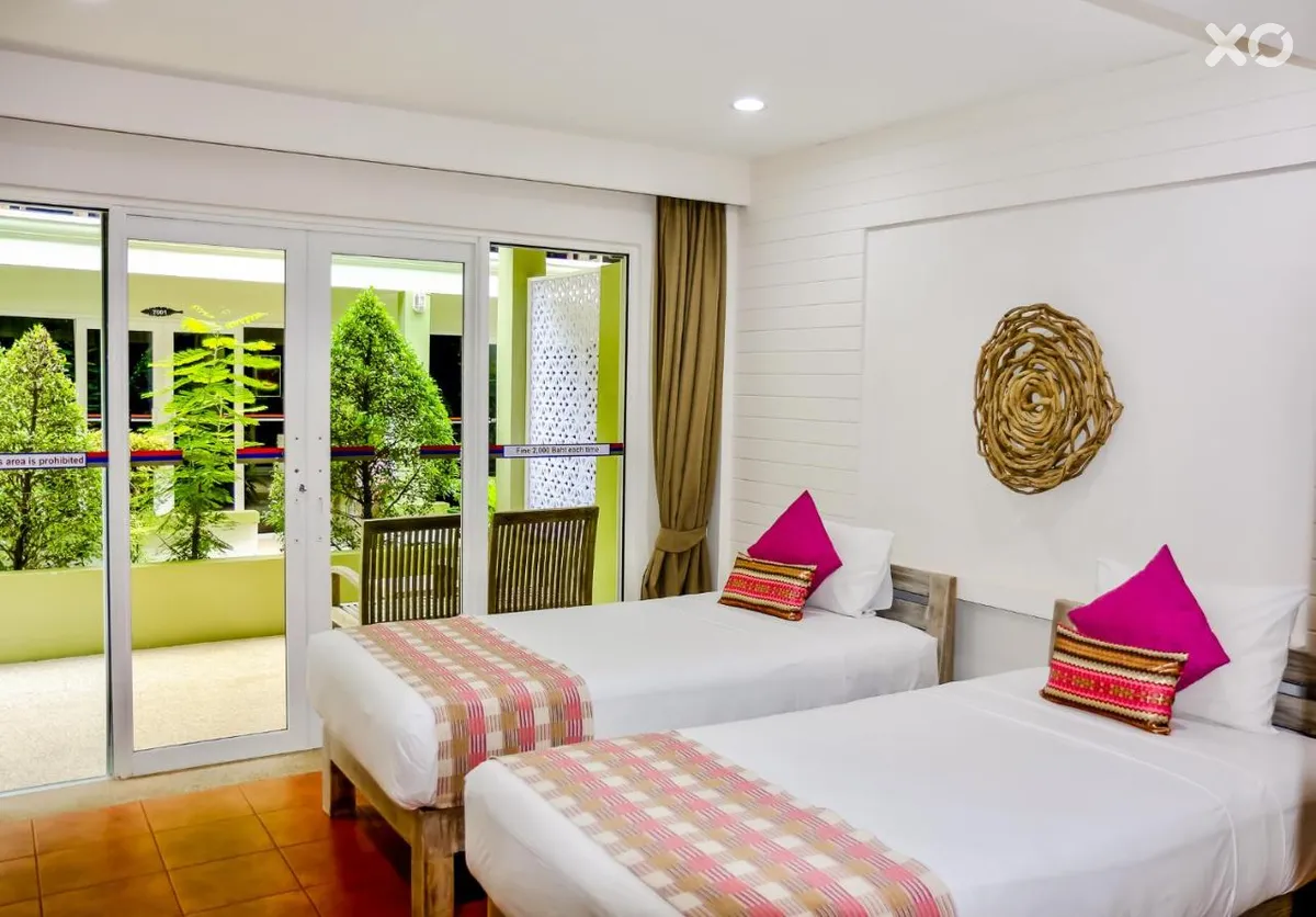 Ark Bar Beach Resort