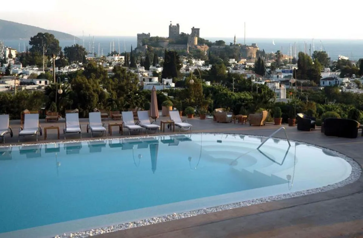Lvzz Hotel