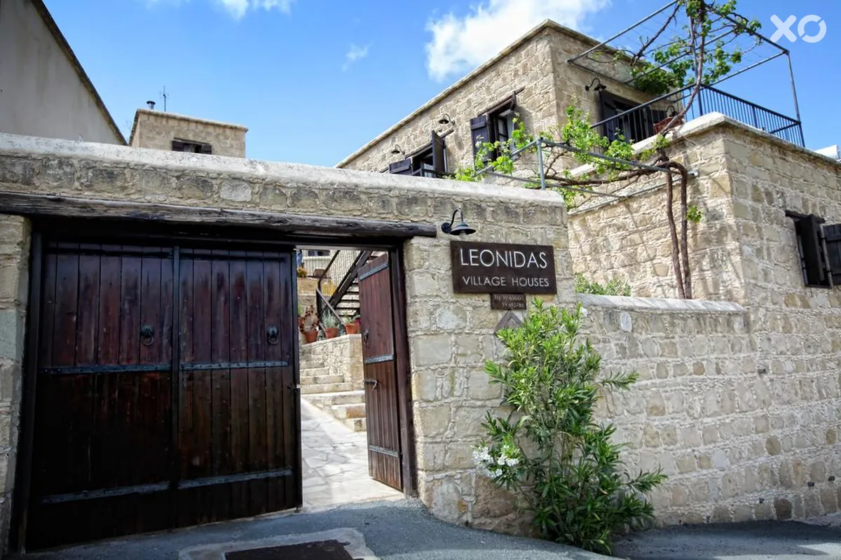 Leonidas Village Houses