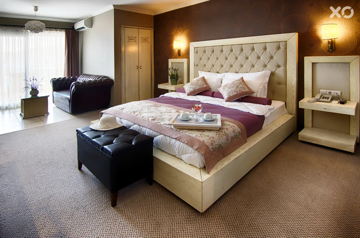 Romance Hotel