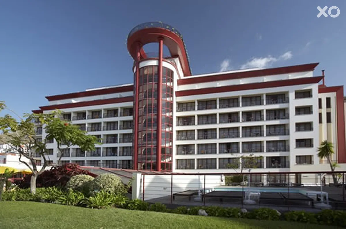 Four Views Monumental Hotel