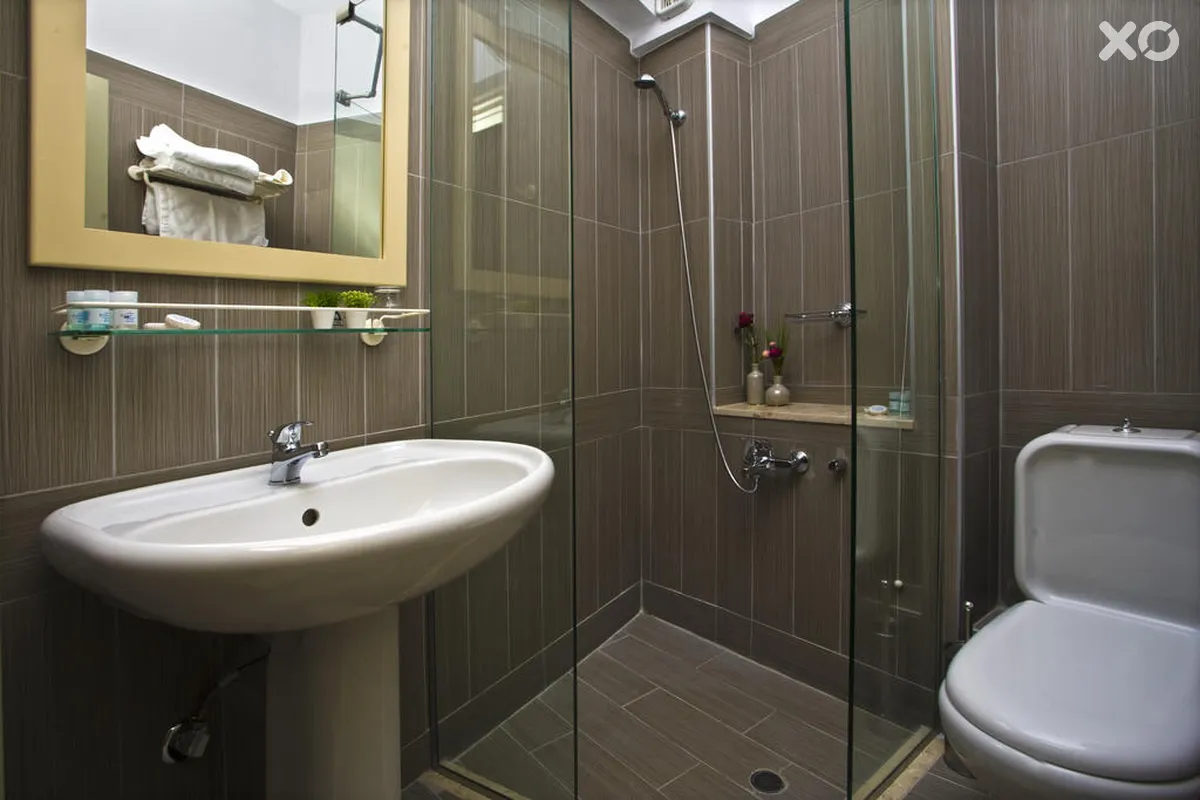 Astron Hotel