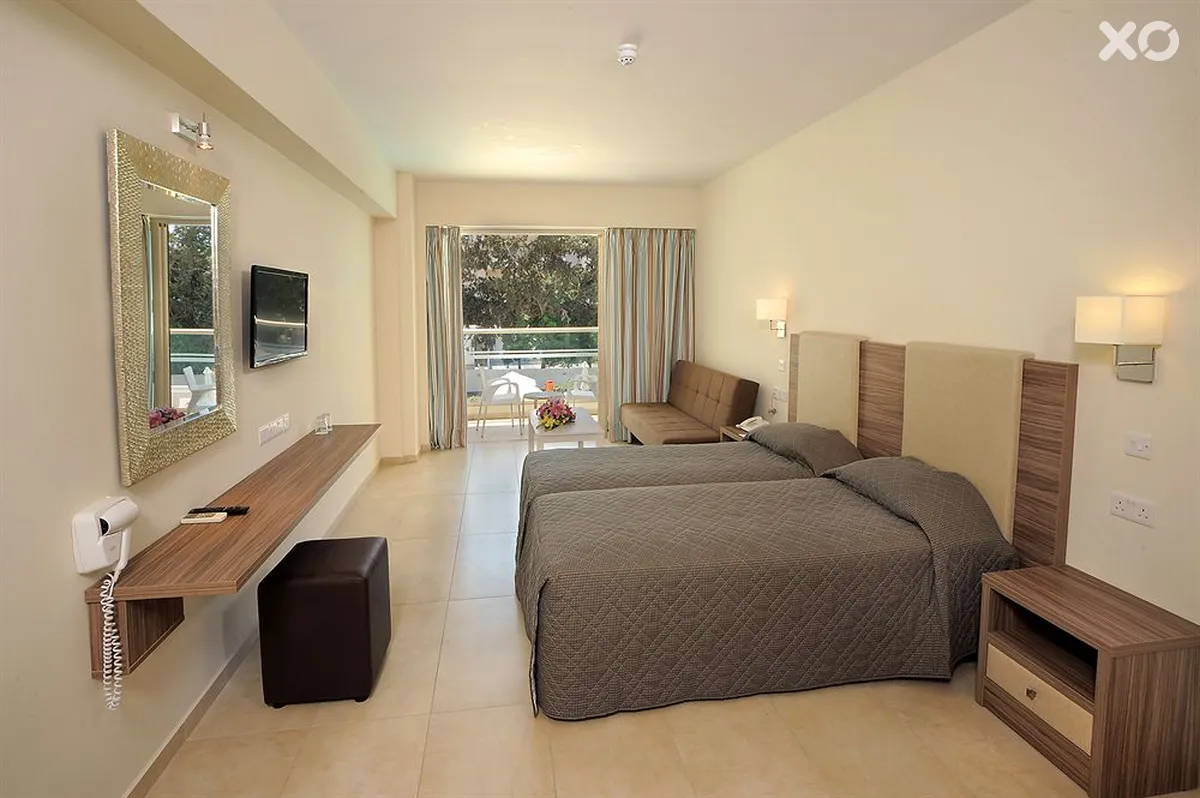 Nelia Gardens