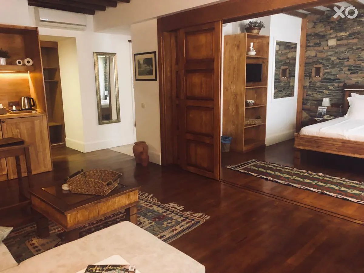 El Vino Hotel & Suites