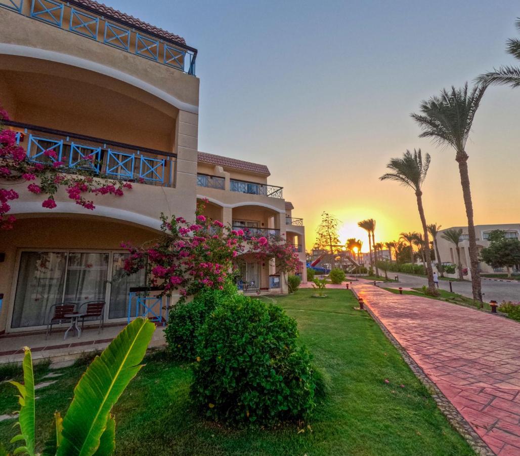 Ivy Cyrene Island Resort