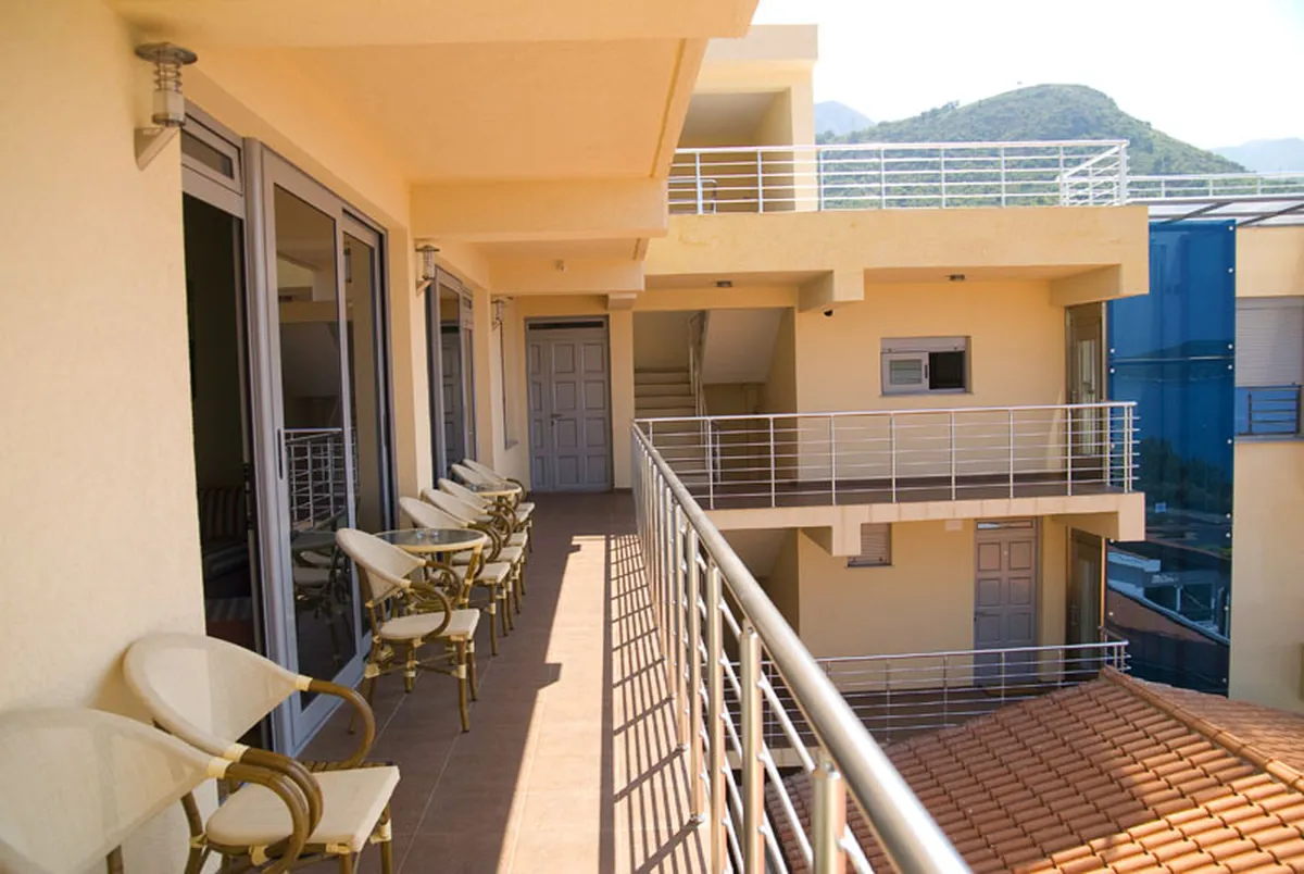 Raymond Apartments