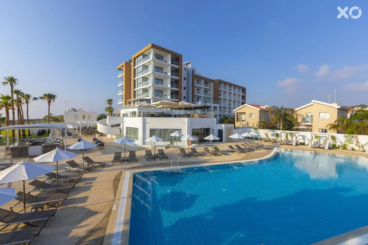 Leonardo Crystal Cove Hotel & Spa by the Sea