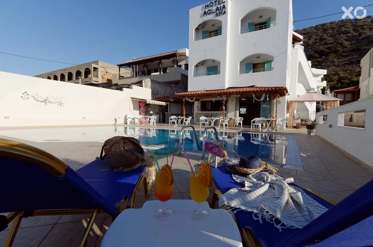Aglaia Apartments