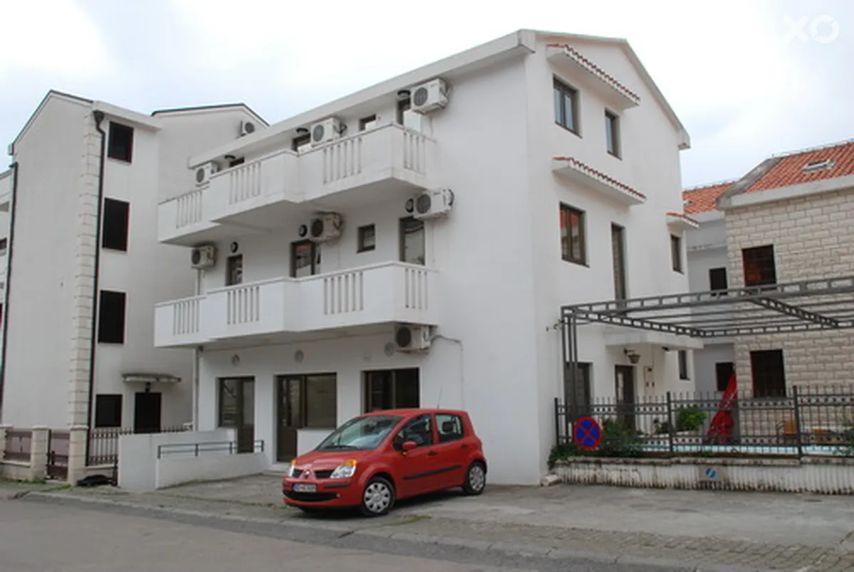 Nira Apartments