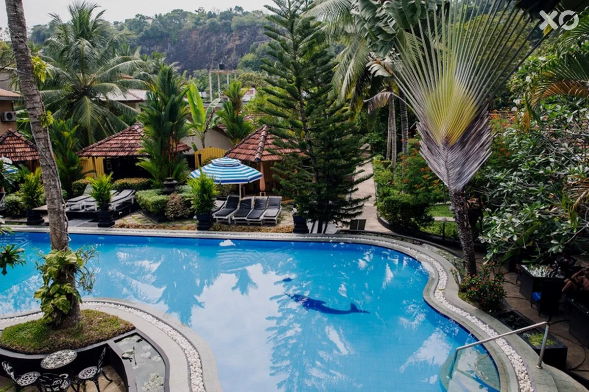 Flower Garden Hotel