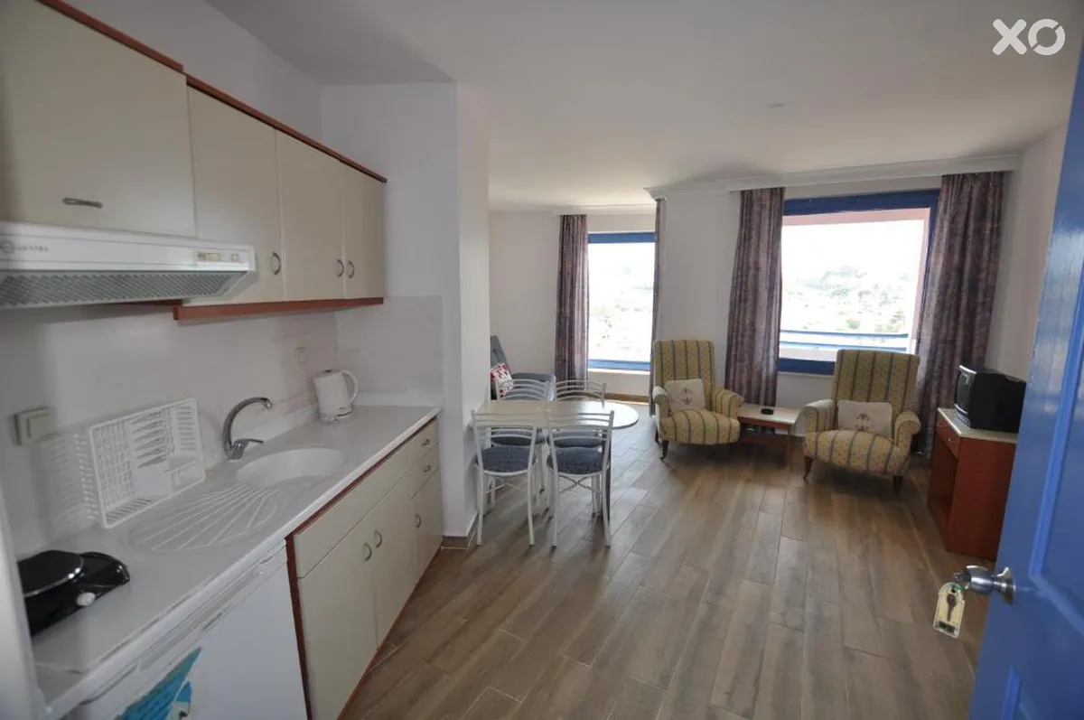 Happy Apartments