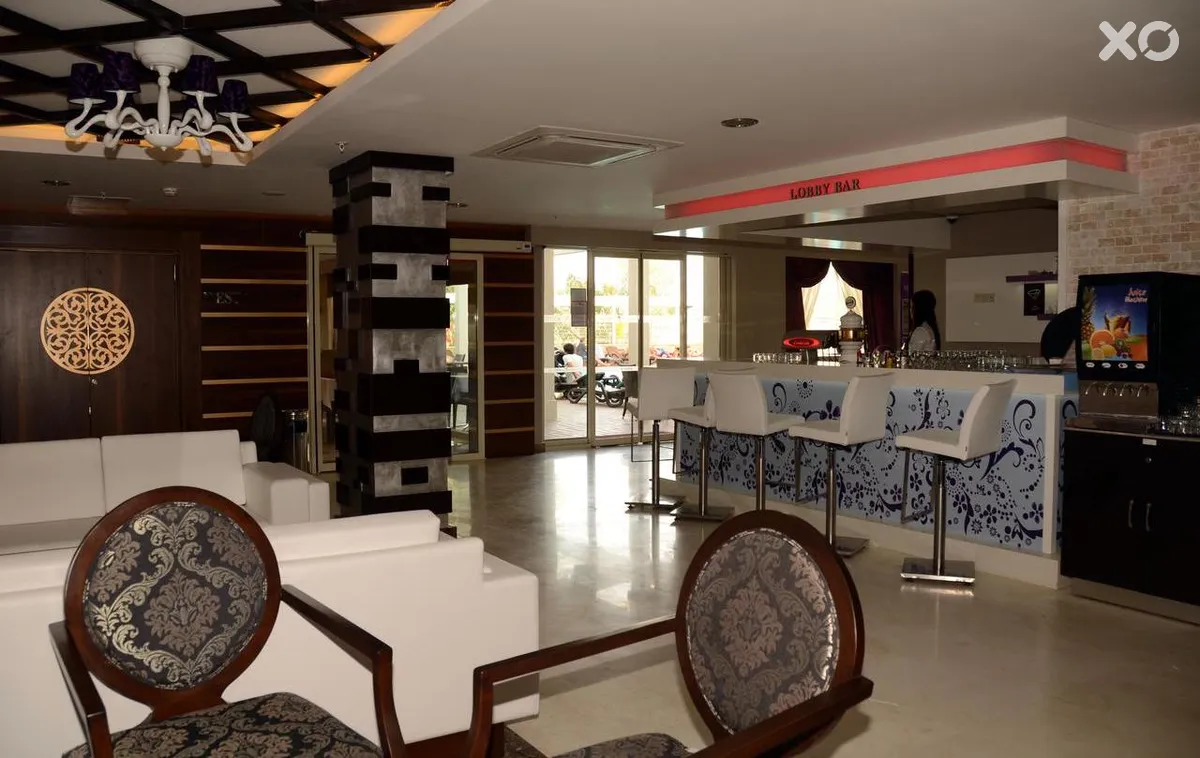 Adella Side Hotel