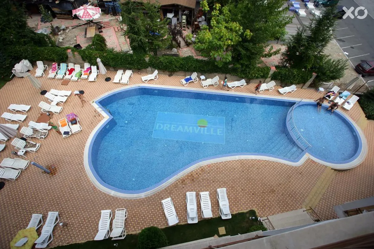 Golden Dreams Complex