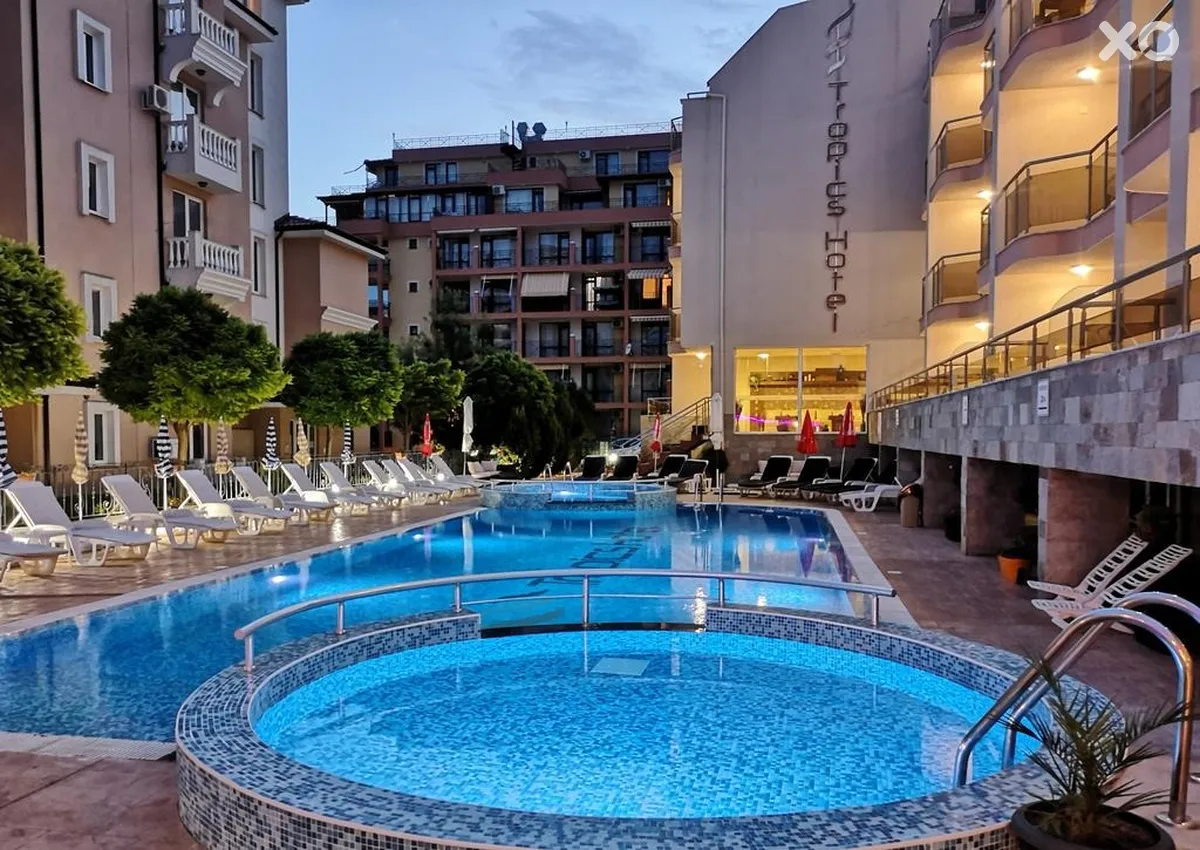 Tropics Hotel