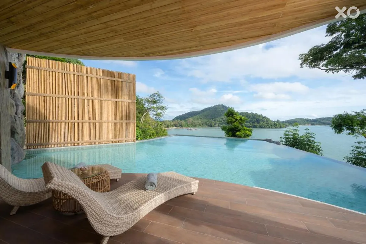 Sinae Phuket Luxury Hotel
