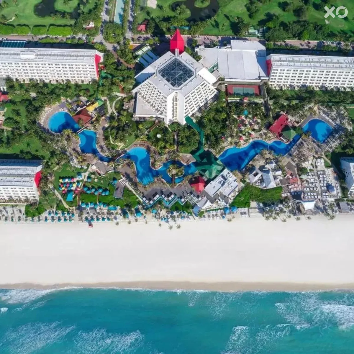 The Pyramid на Grand Oasis