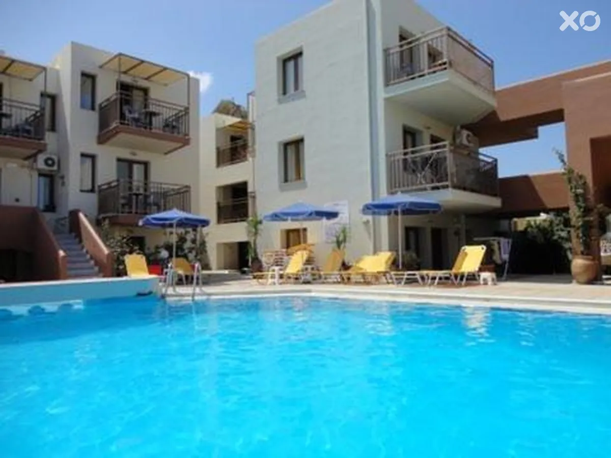 Alexandros M Hotel