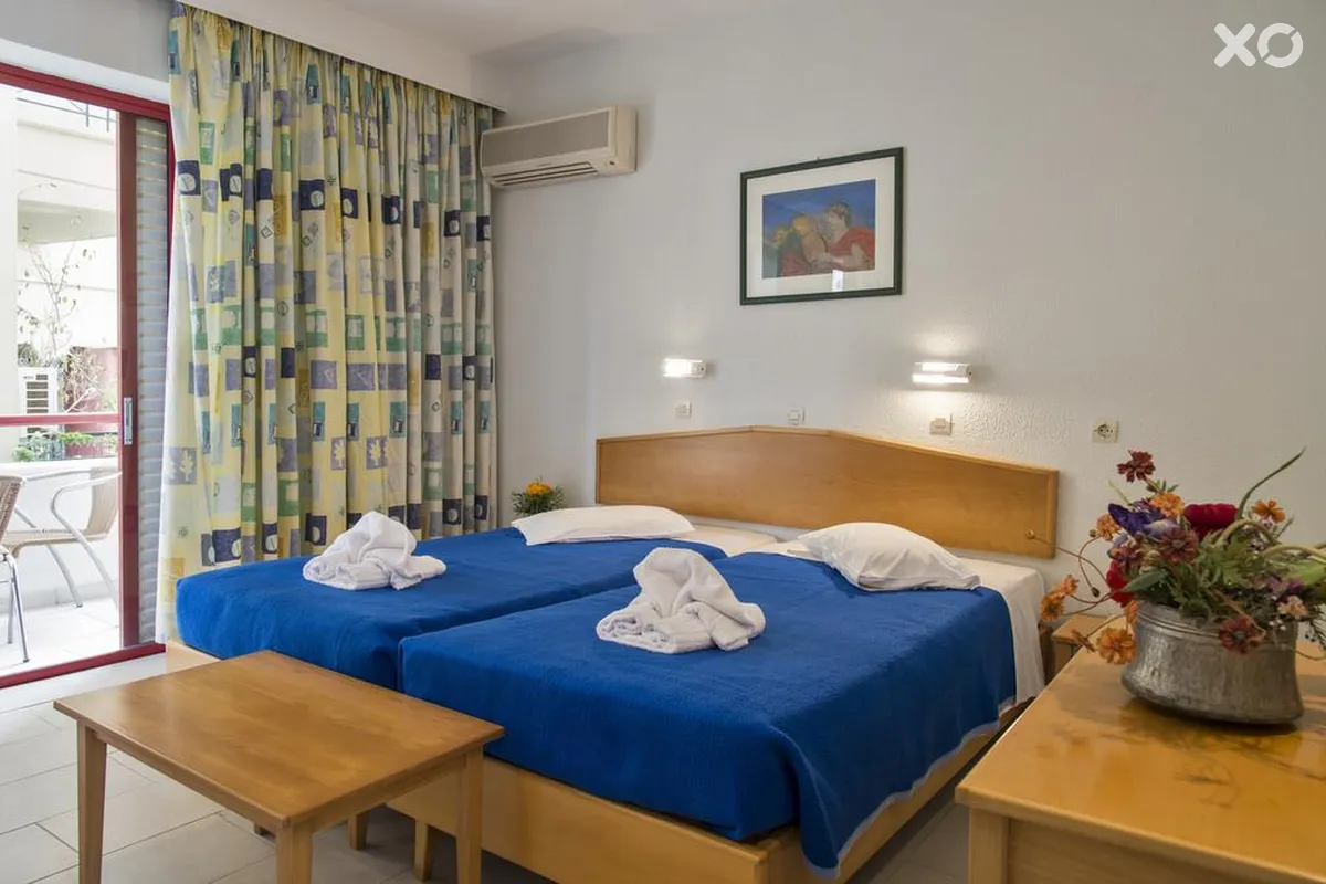 Erato Studios & Apartments