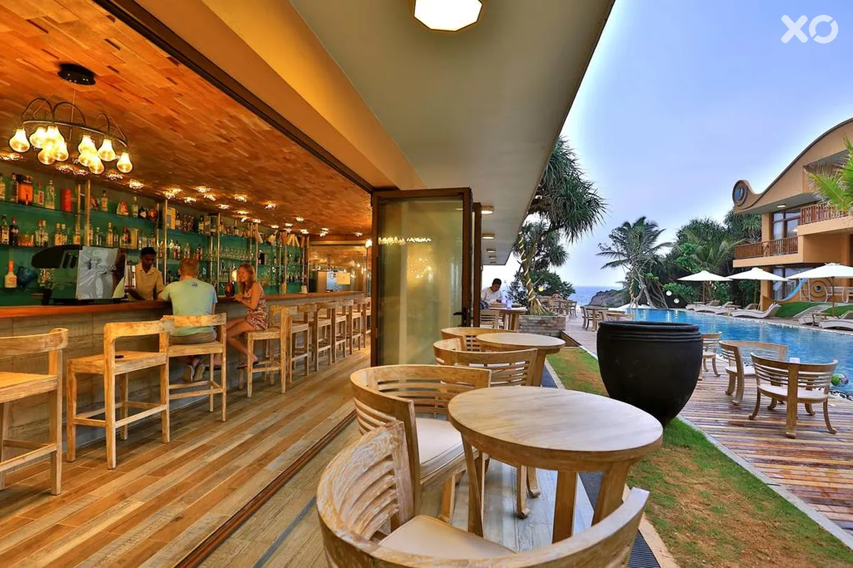 Thaproban Pavilion Waves Unawatuna