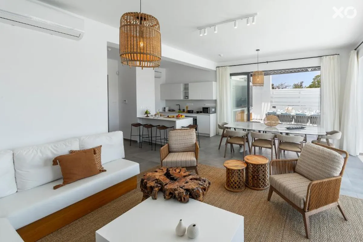 Louis Chris Le Mare Gold Villa