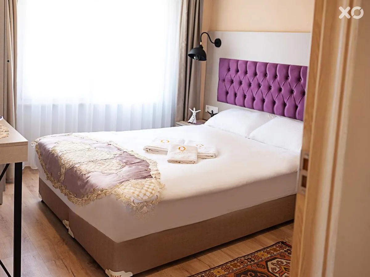 The Lola Hotel
