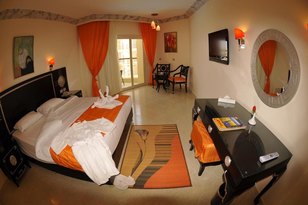 Sphinx Aqua Park Beach Resort