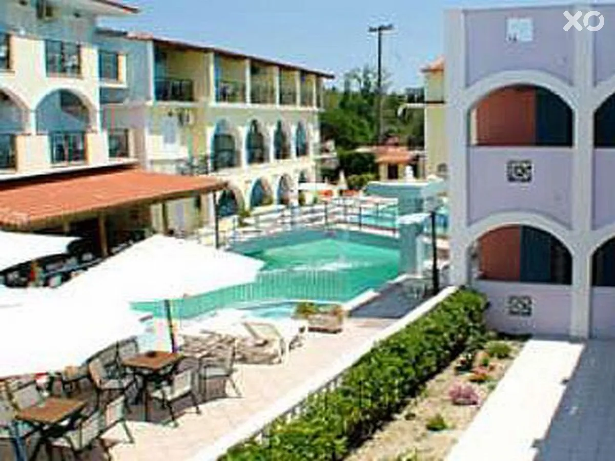 Canadian Hotel