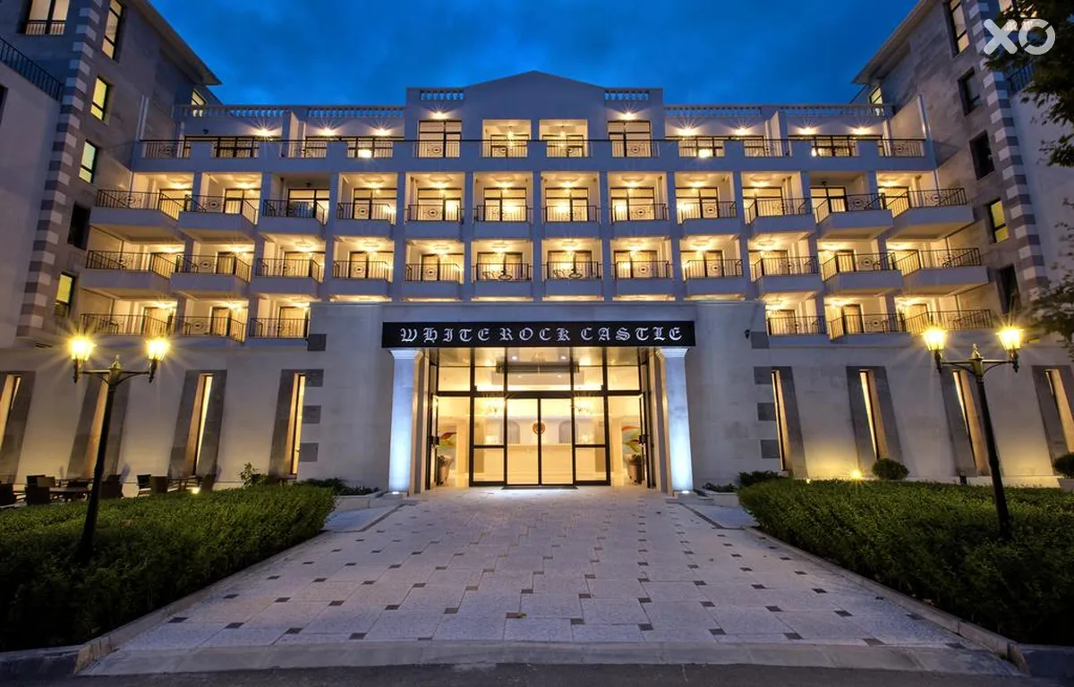 White Rock Castle Suite Hotel