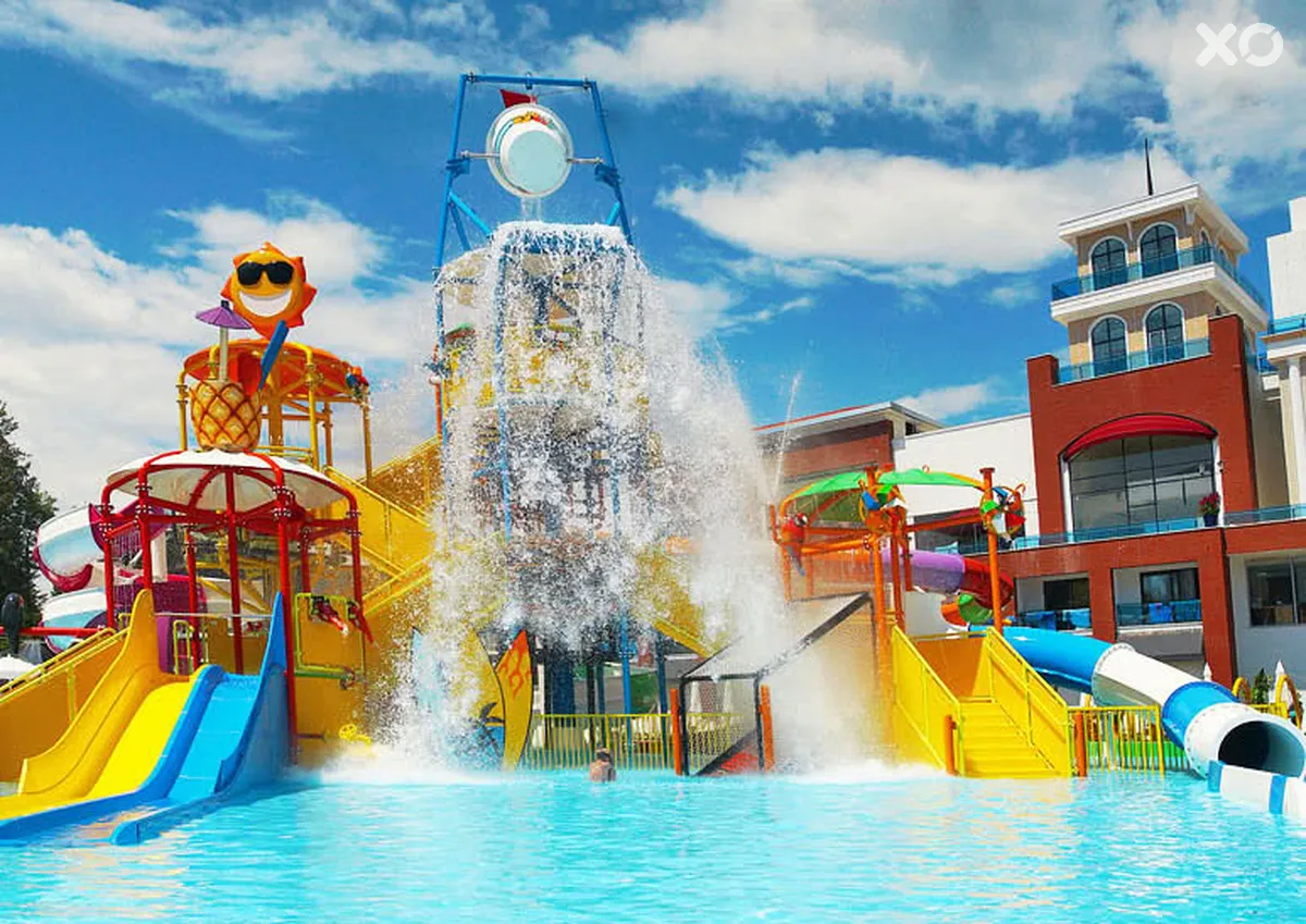 Club Aqua Plaza