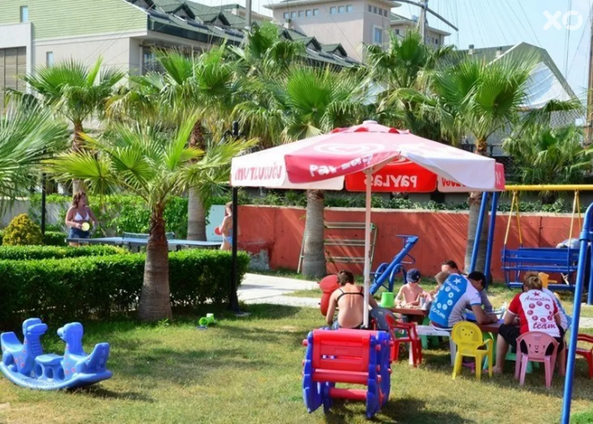 Club Side Coast Hotel