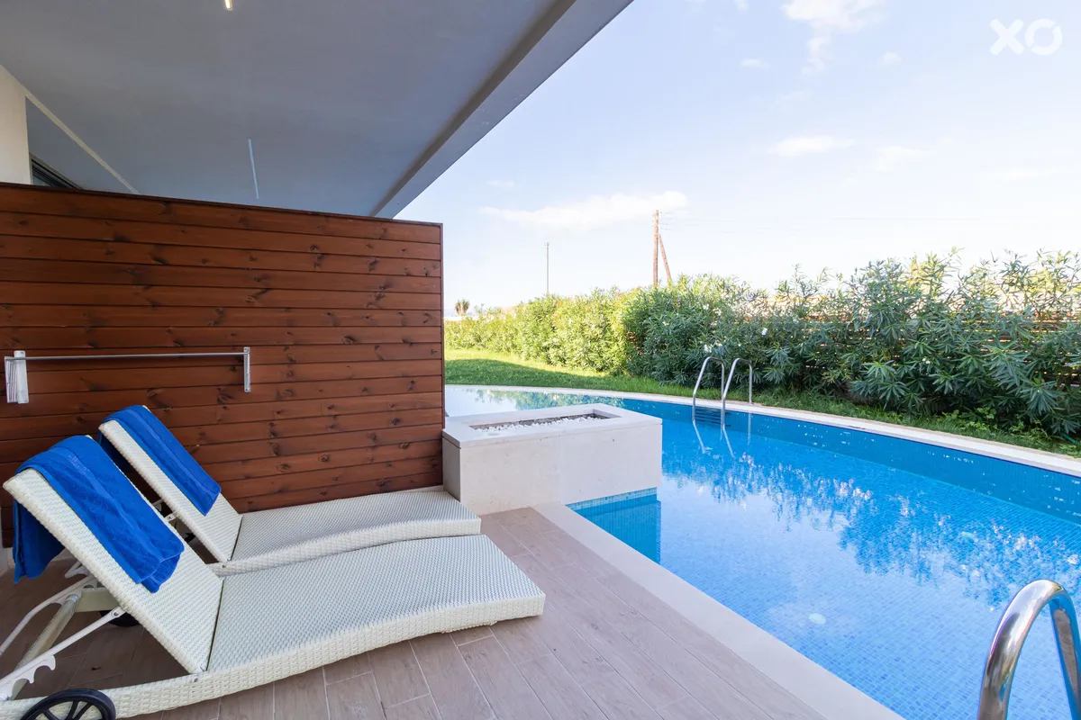 Almyros Beach Resort & Spa