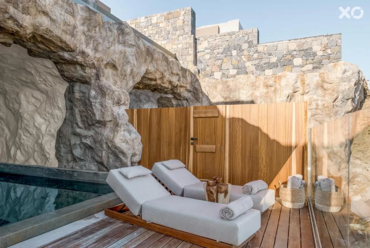 Acro Suites