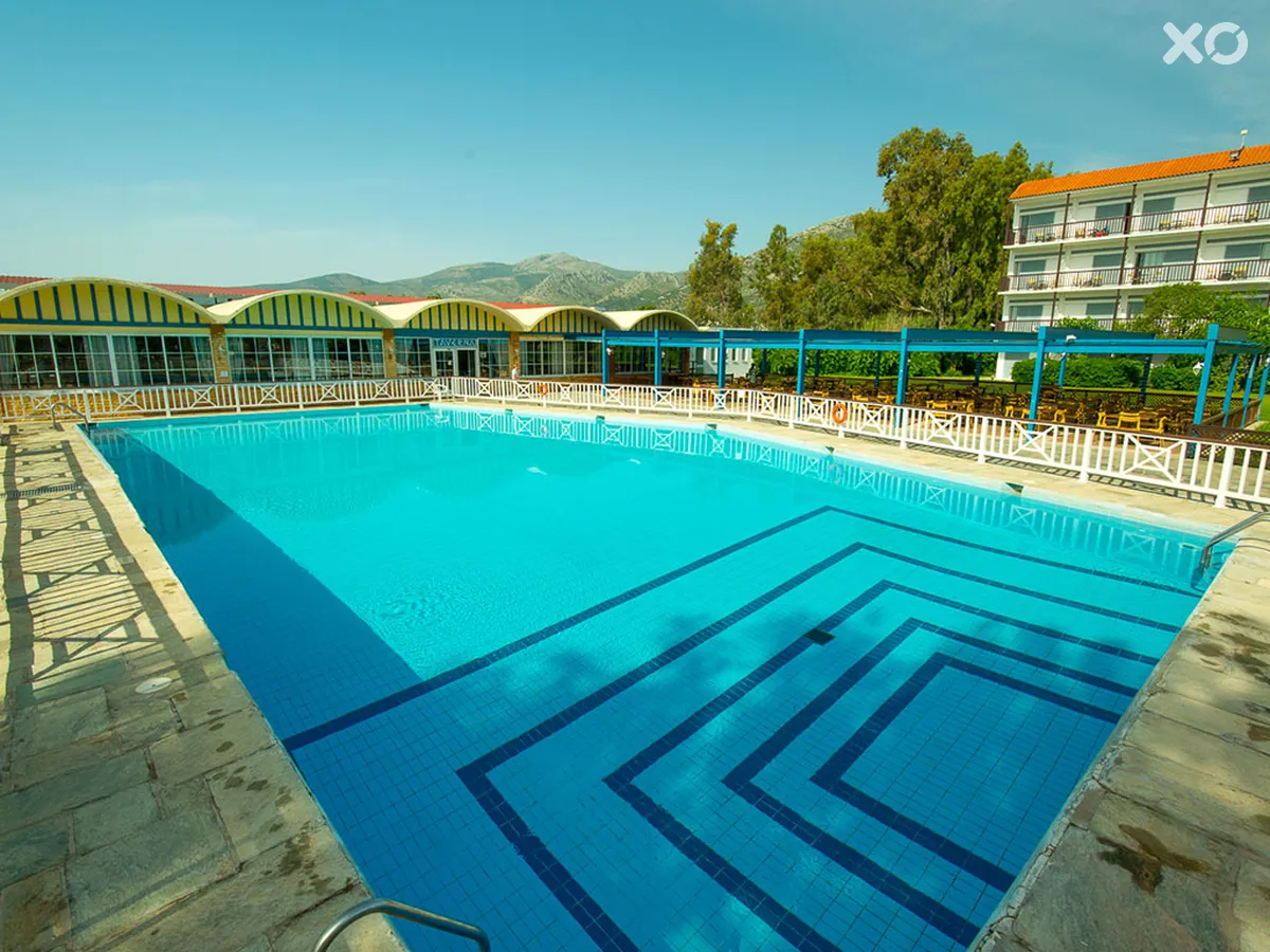 Golden Coast Hotel & Bungalows